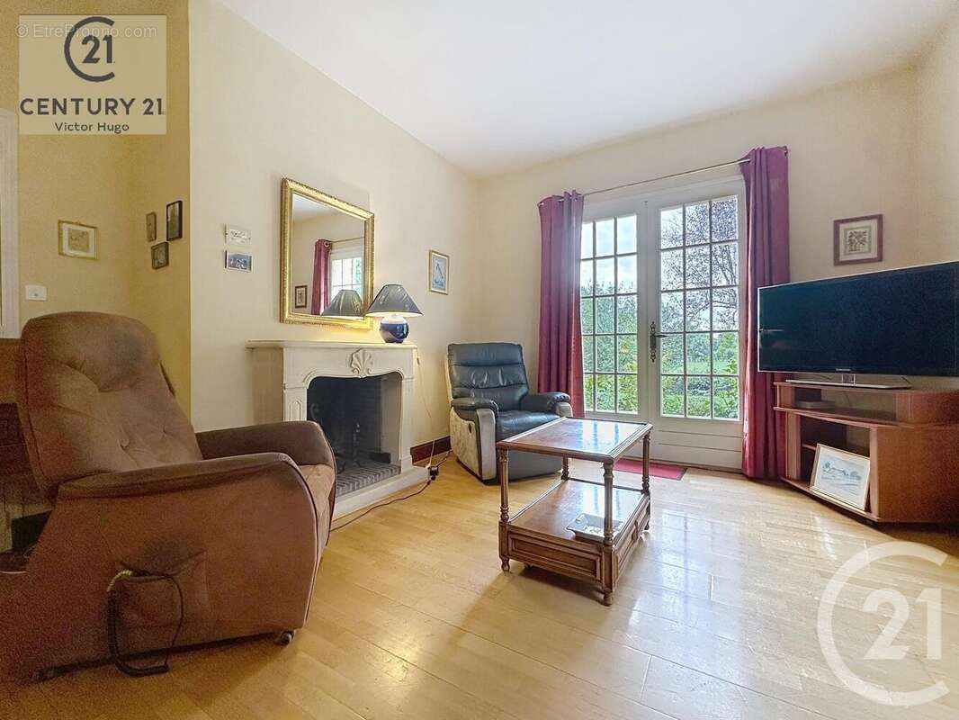 Maison à SAINT-HILAIRE-LES-PLACES