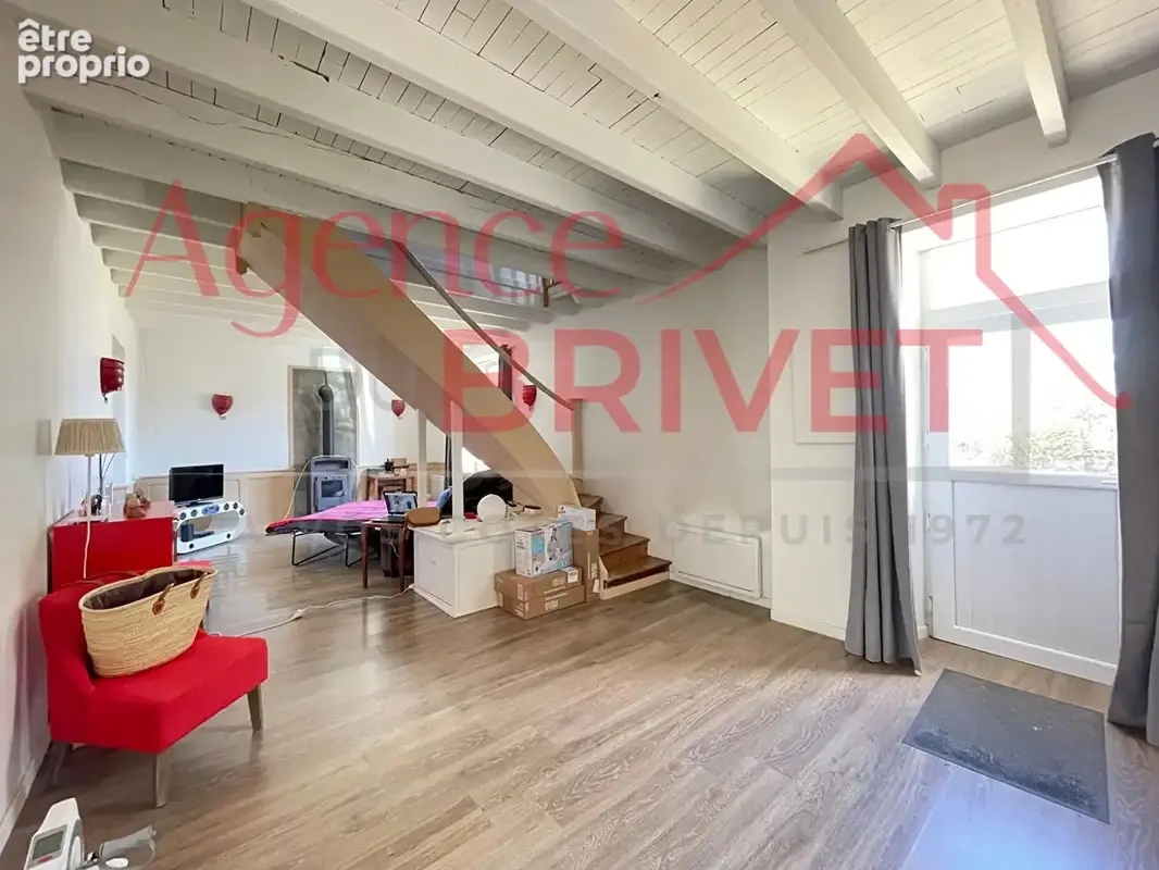 Maison en pier re - photo 2