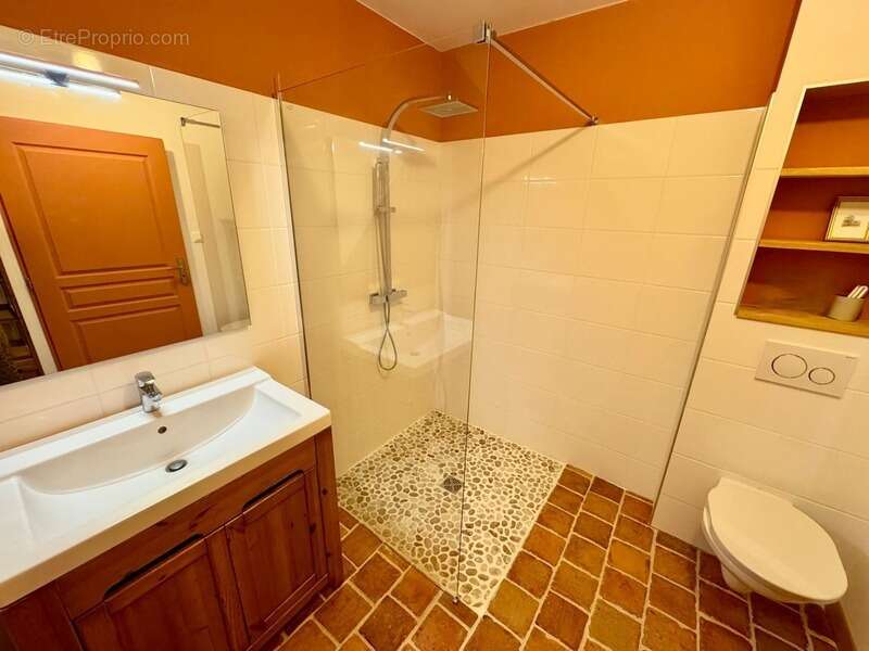 Maison à VIC-DE-CHASSENAY