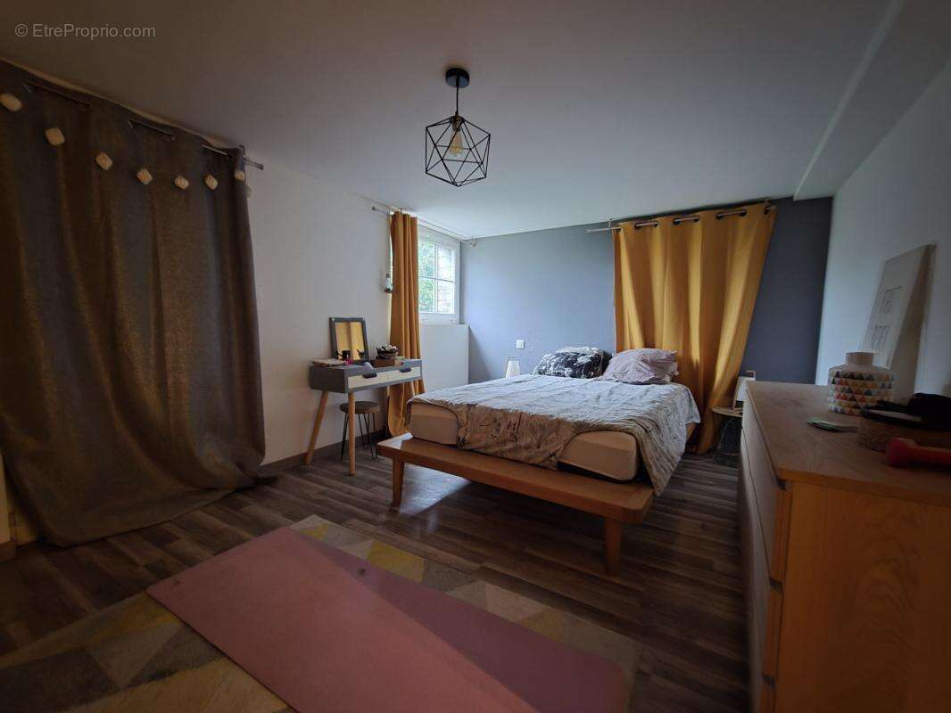 A vendre longere en pierre  4 chambres neulliac (56) - photo 10