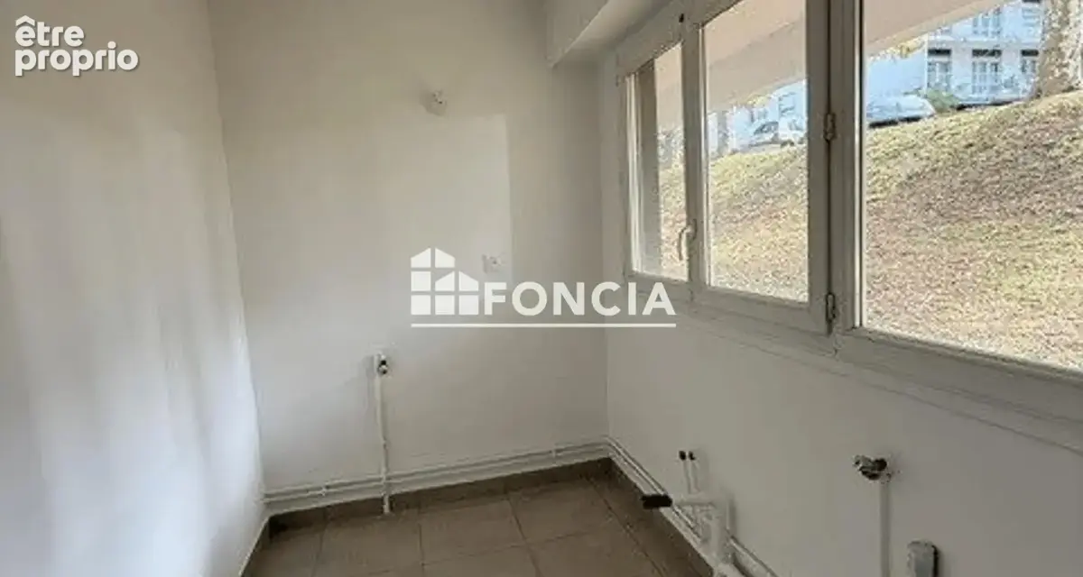 Studio 29 m² avec parking et cave – Proche RER A - photo 5