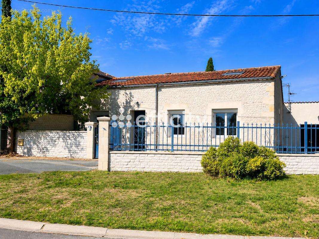 Maison 156 m² à Arces  - photo 3