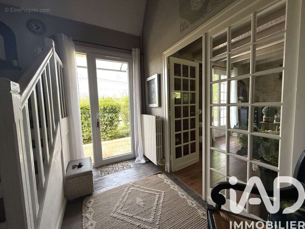 Maison 169 m² à Varennes  - photo 6