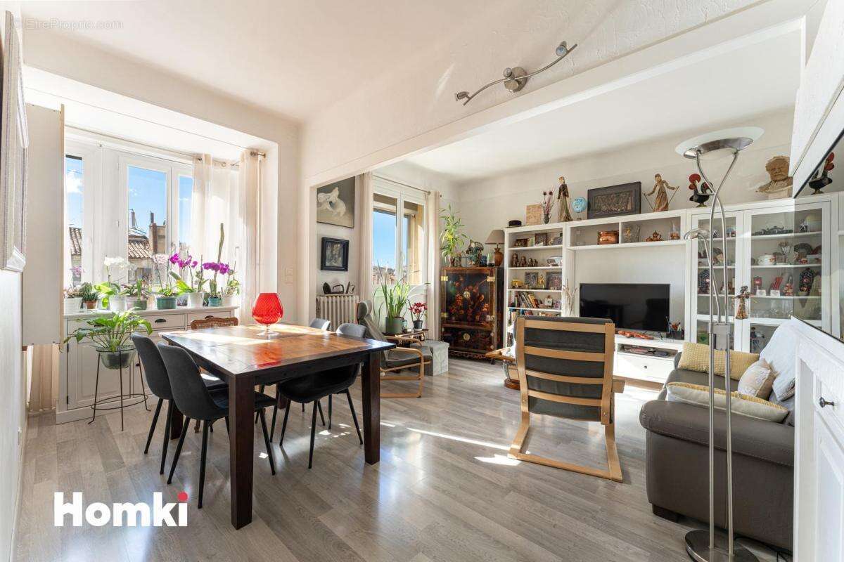 Appartement à MARSEILLE-7E