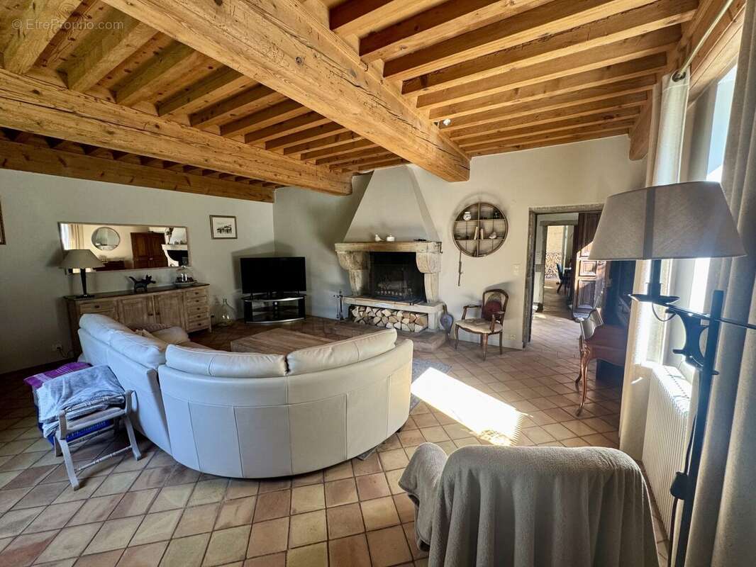 Maison à MONTANAY
