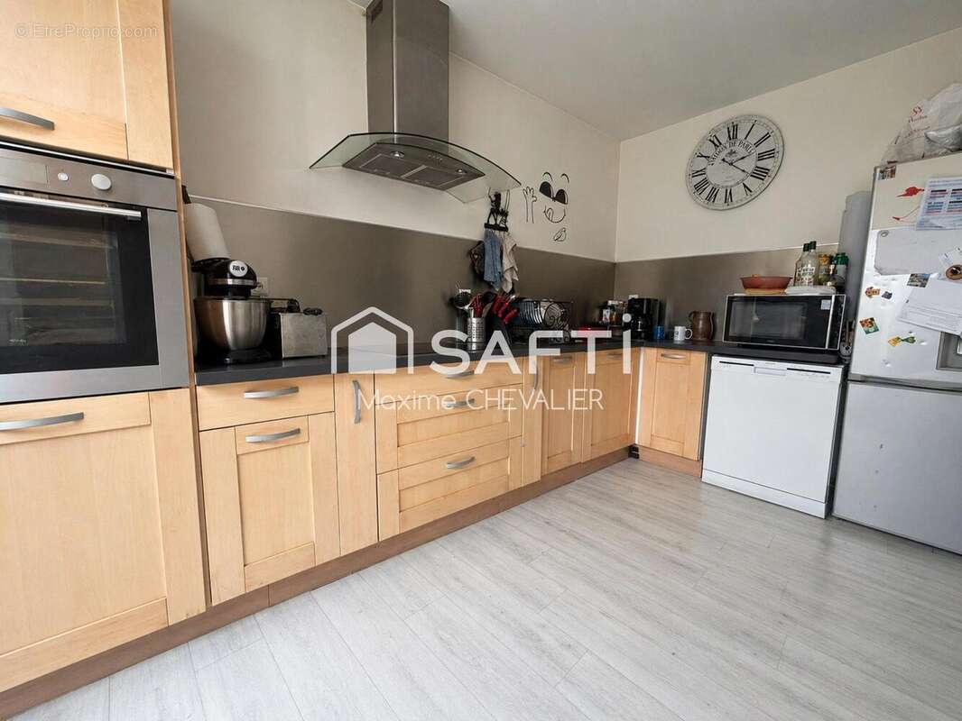 Maison 110 m² à Orsennes  - photo 4
