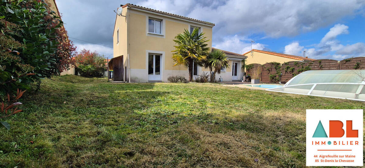 Maison à AIGREFEUILLE-SUR-MAINE