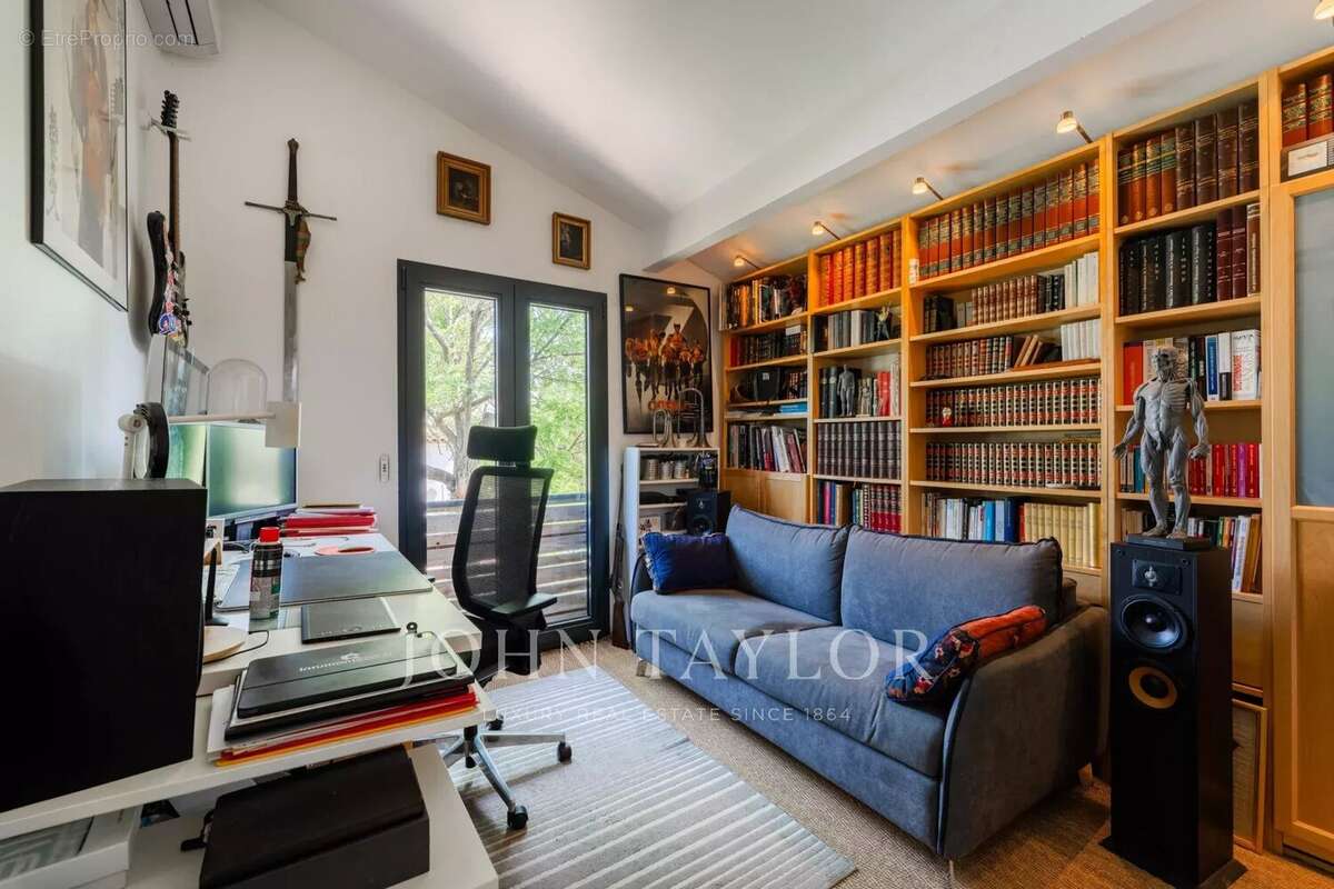 Maison à VENTABREN