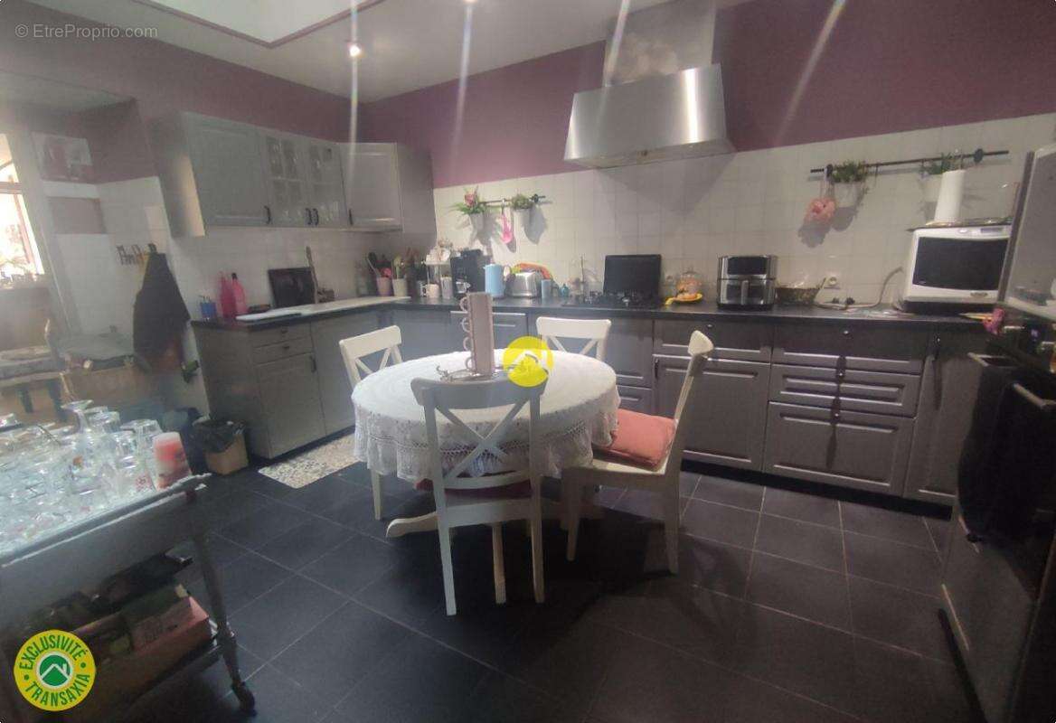 Immeuble mixte/licence iv - photo 8