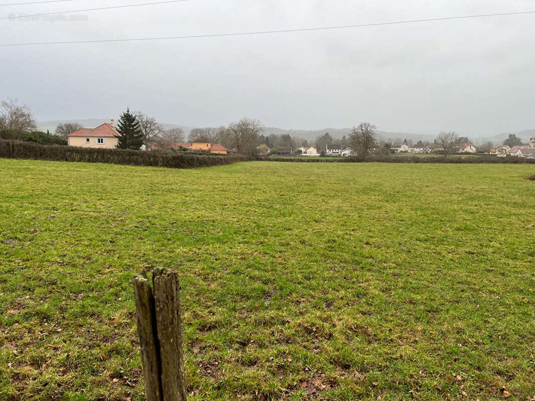 Terrain à TOULON-SUR-ARROUX