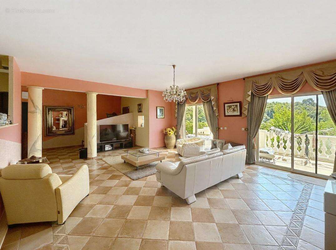 Maison à BIOT