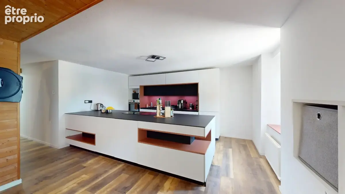 Appartement 108 m² à Vercel-Villedieu-Le-Camp  - photo 4