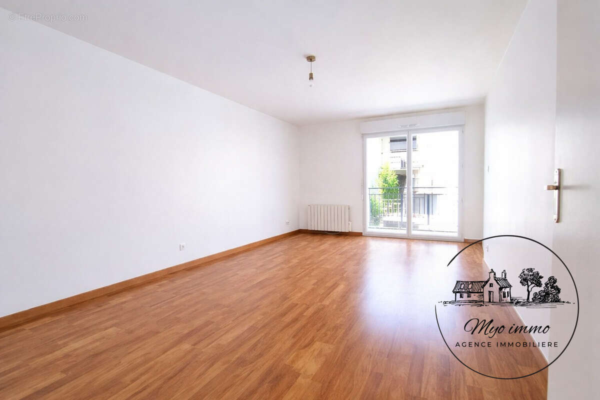 salon non meublé - Appartement à INDRE