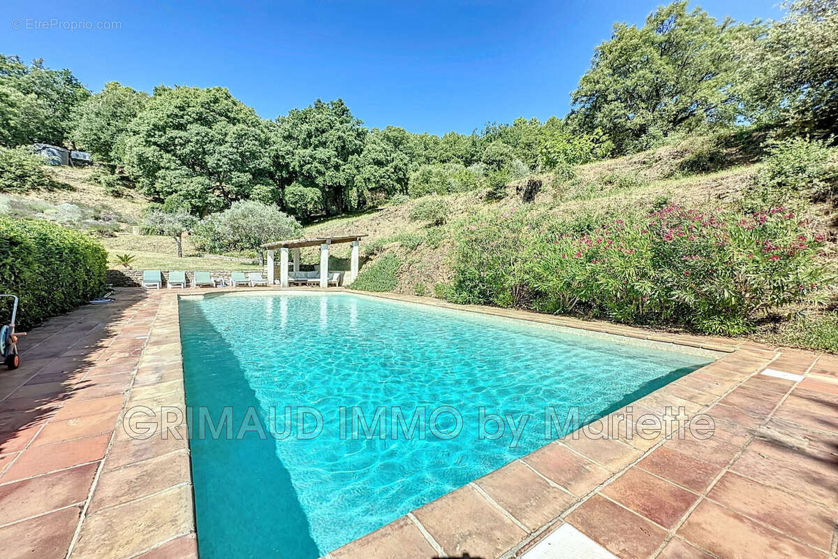 Maison à LA GARDE-FREINET