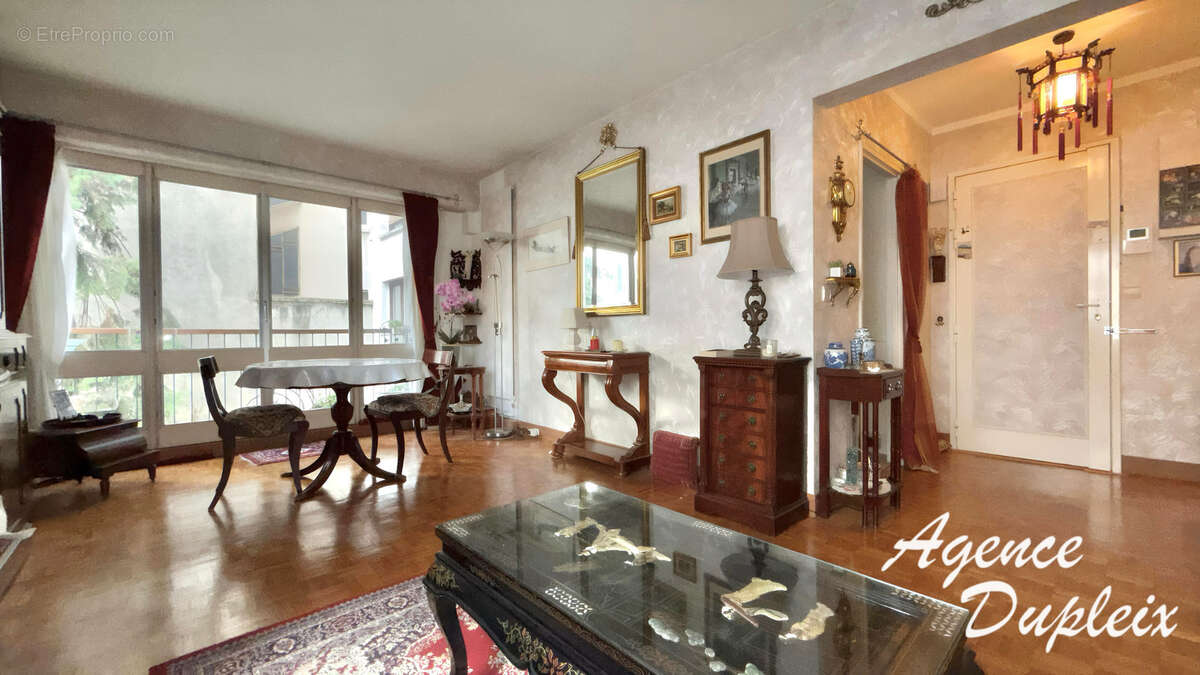 Appartement à PARIS-15E