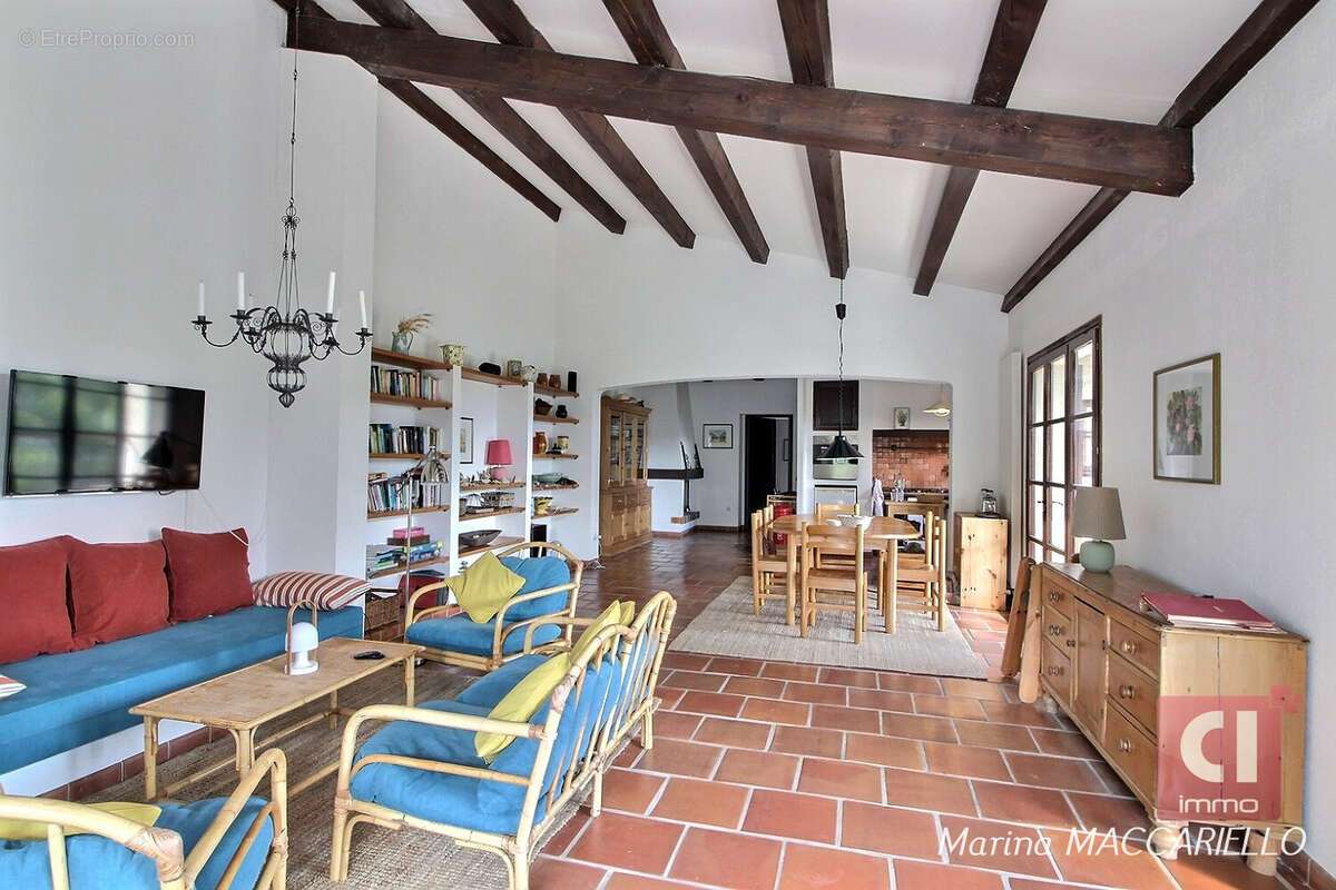 Maison à ESPARRON-DE-VERDON