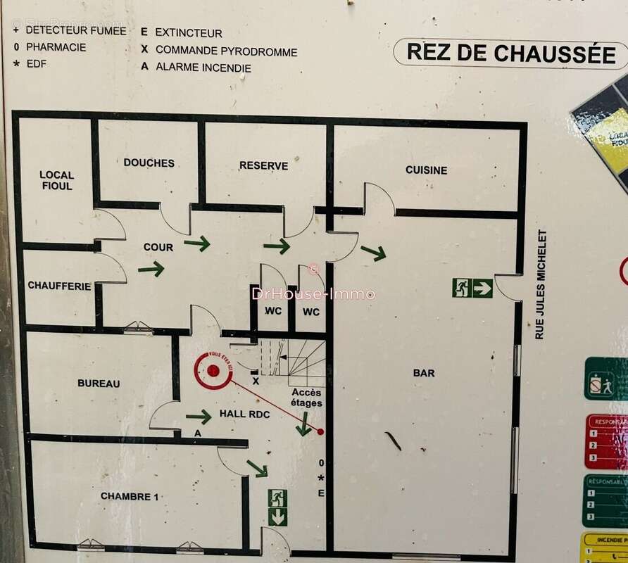 Commerce 196 m² à Creil  - photo 2