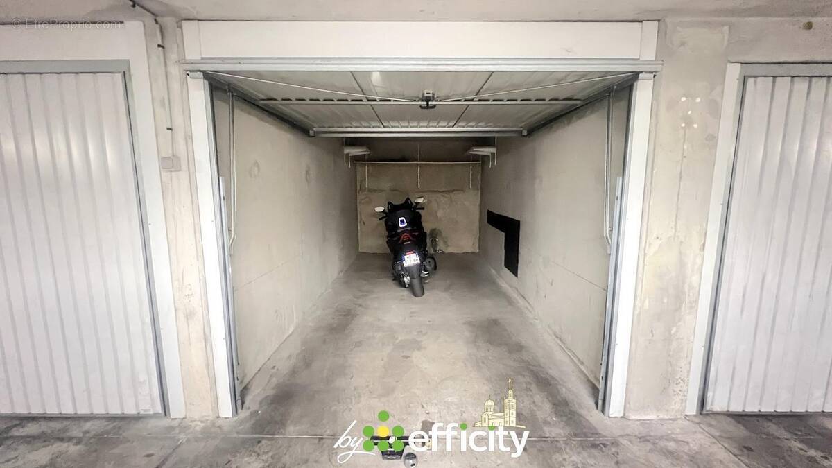 Parking à MARSEILLE-8E