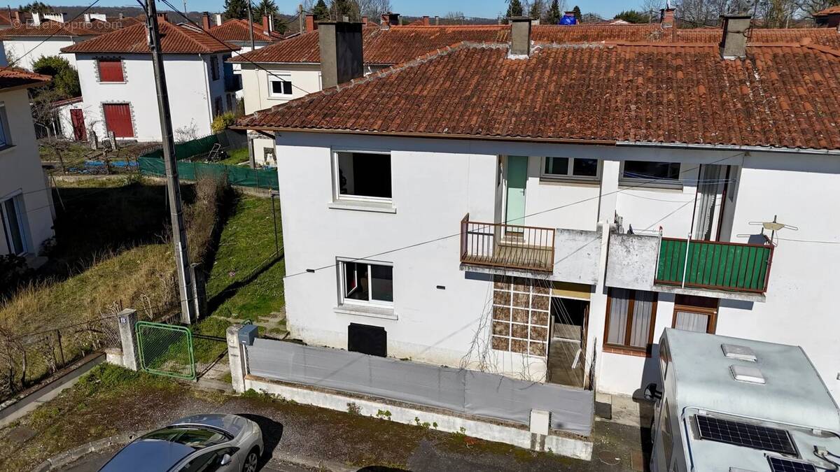 Maison à MONTREJEAU