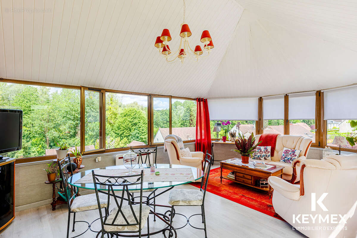 A 10 mn de Pontoise ,maison 7 pièces ,3 chambres,véranda panoramique ,sous sol total, spa ,terrain 2347 M² - photo 16