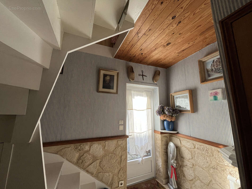 Maison à LA CHAPELLE-LA-REINE