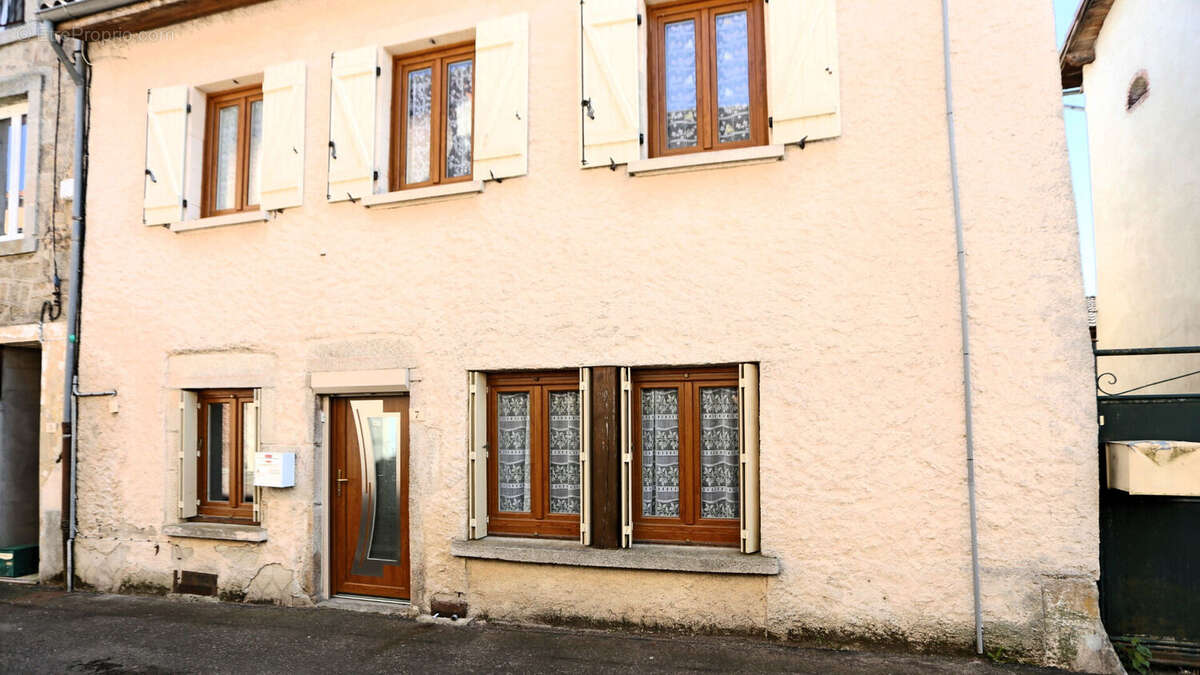 Maison à AUGEROLLES