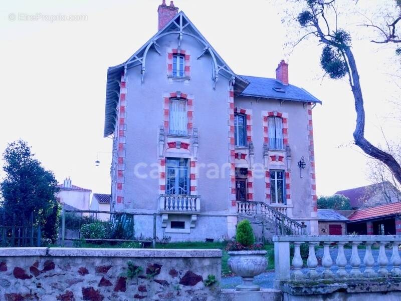 Maison à PUY-DE-SERRE