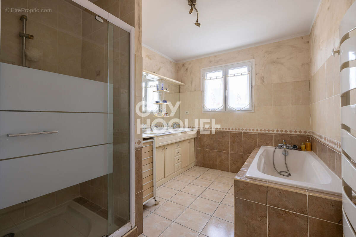 Maison à MIREFLEURS