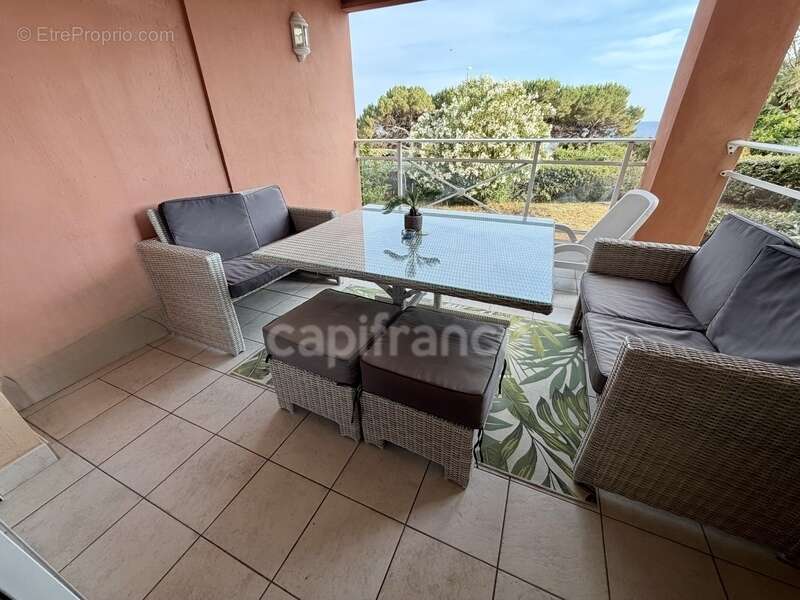 AJACCIO (20), appartement T2, proche plage au sein d'une résidence standing, avec piscine et parking - photo 5