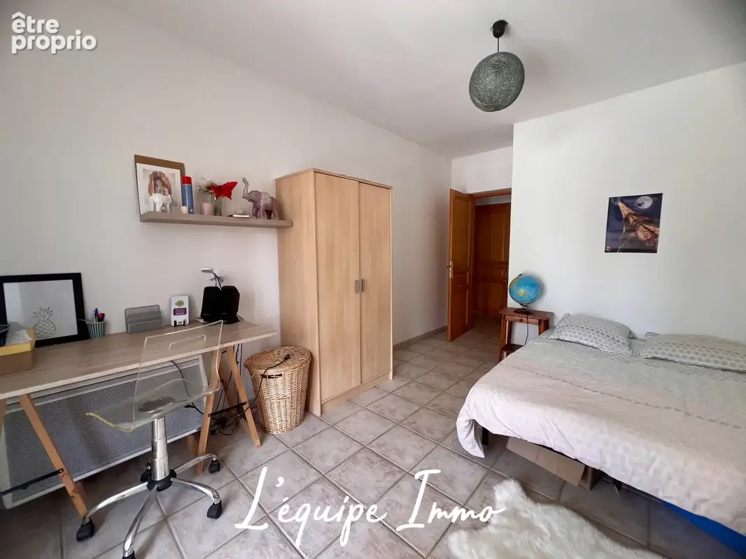 Maison familiale avec sous-sol total, piscine et terrain de 4000m2. - photo 13