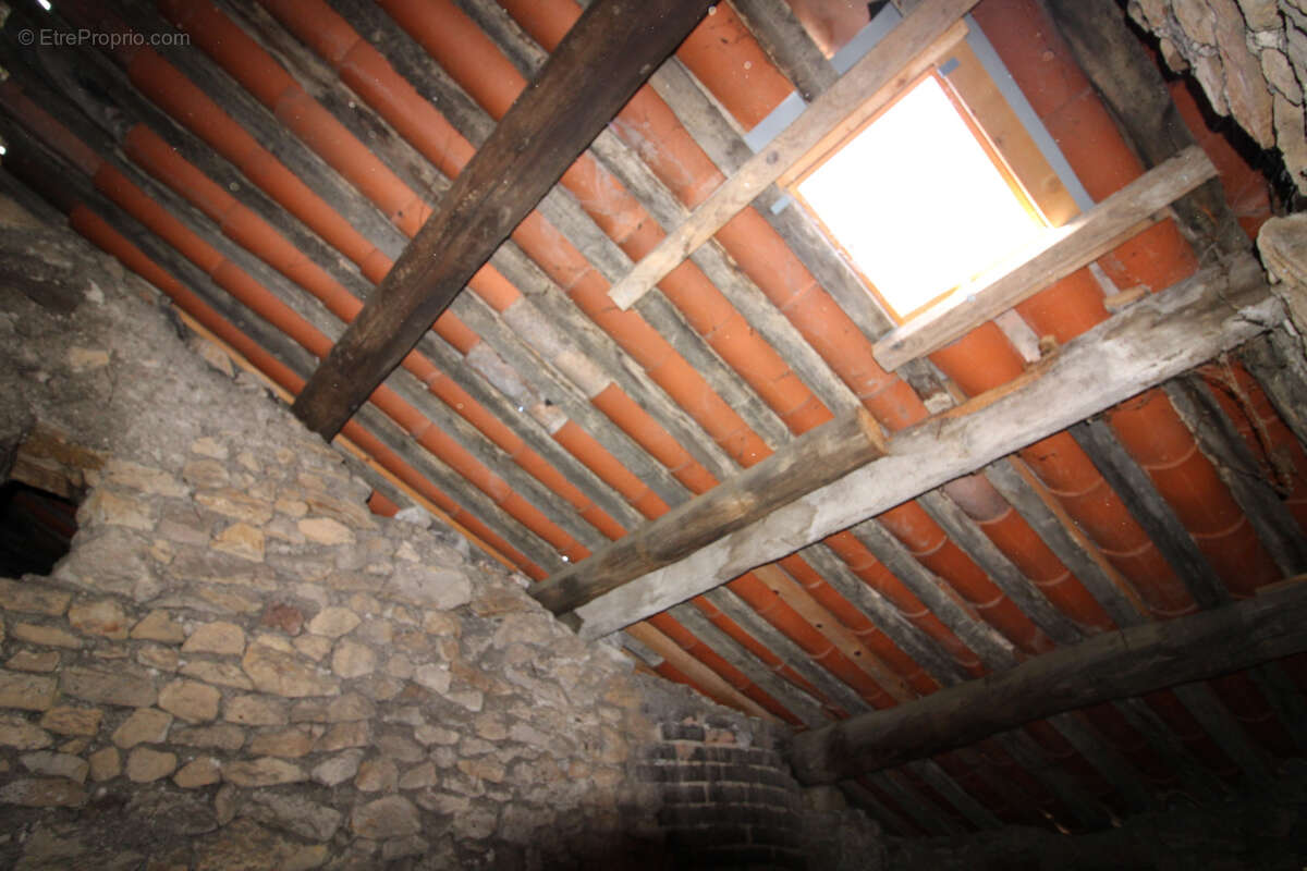 Appartement à BESSEGES