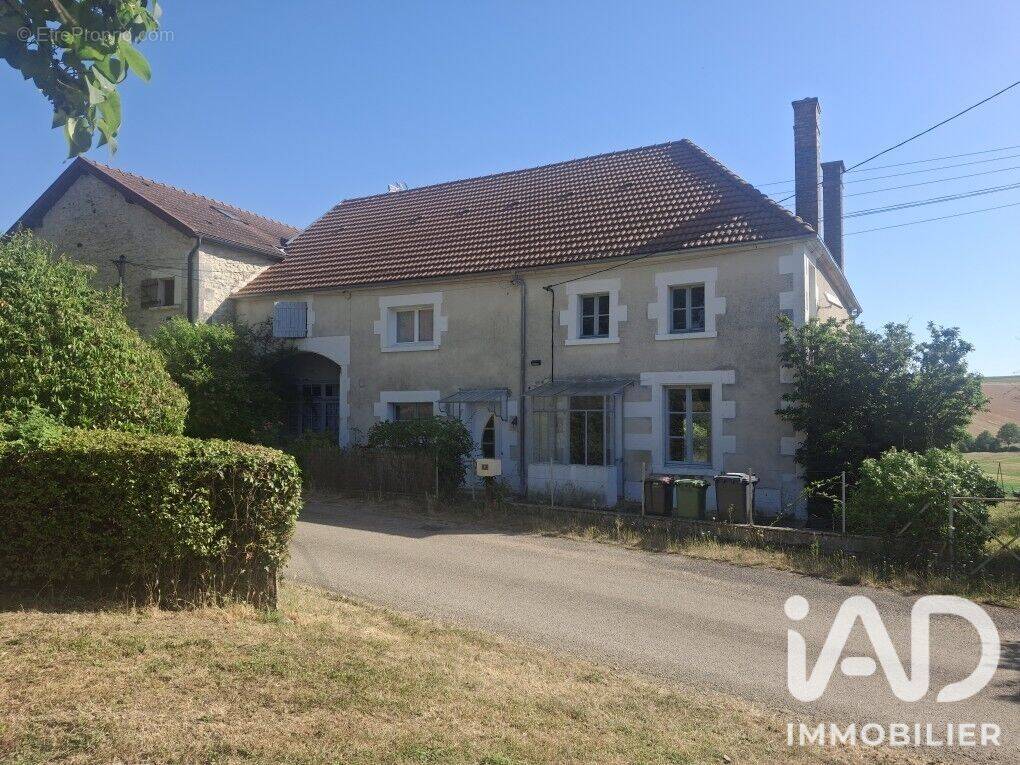 Photo 1 - Maison à DAMPIERRE-SOUS-BOUHY