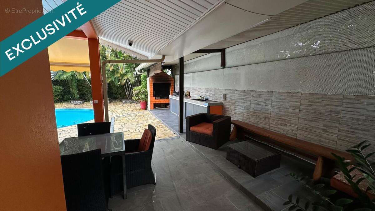 Photo 5 - Maison à REMIRE-MONTJOLY