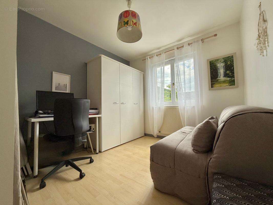 Maison à OUGES