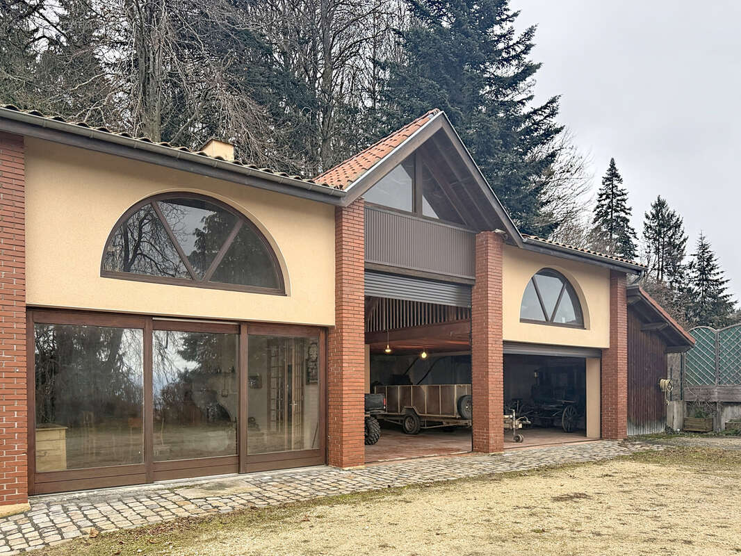 Maison à SAINT-BONNET-LE-CHATEAU
