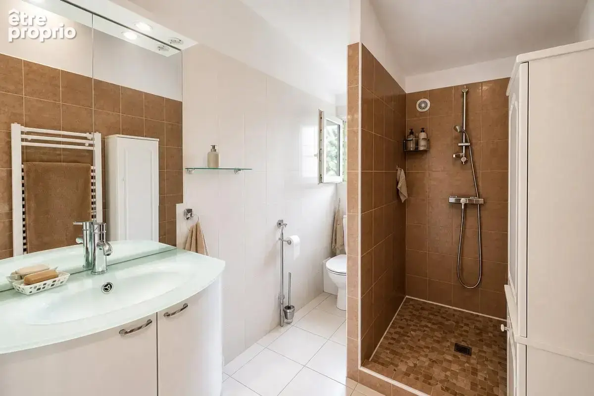 Maison de 9 pièces de 240 m² dans environnement privilégié - photo 9