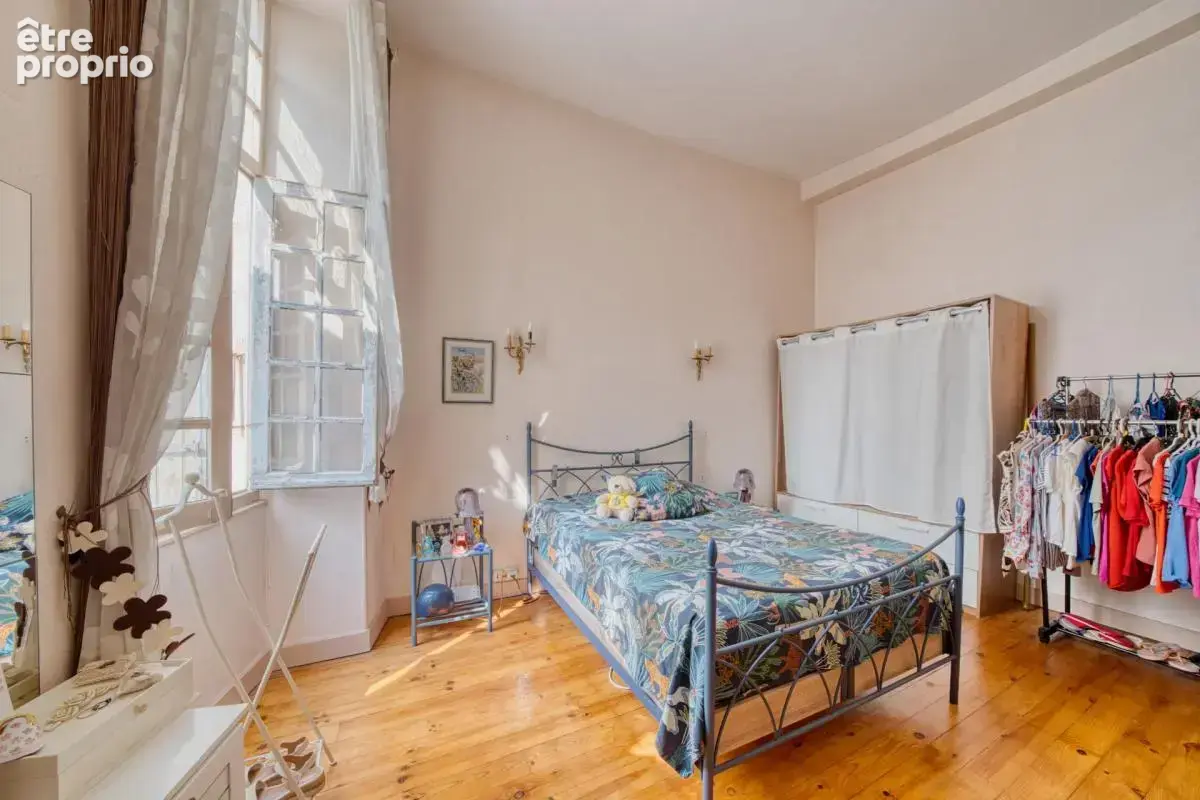 Appartement de 3 pièces de 94 m² à Saintes - photo 8