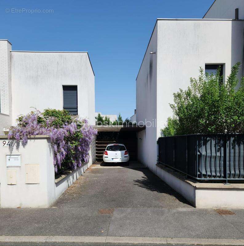Appartement à FLEURY-MEROGIS