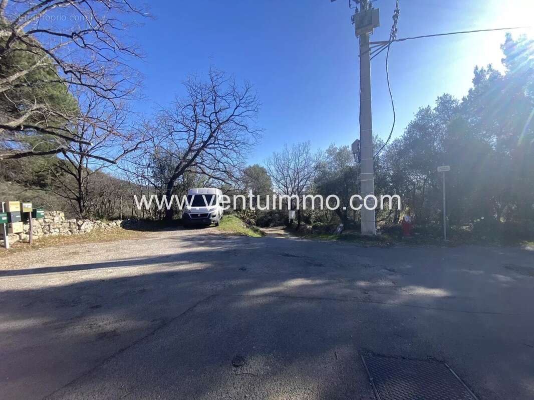 Terrain à SAINT-CEZAIRE-SUR-SIAGNE