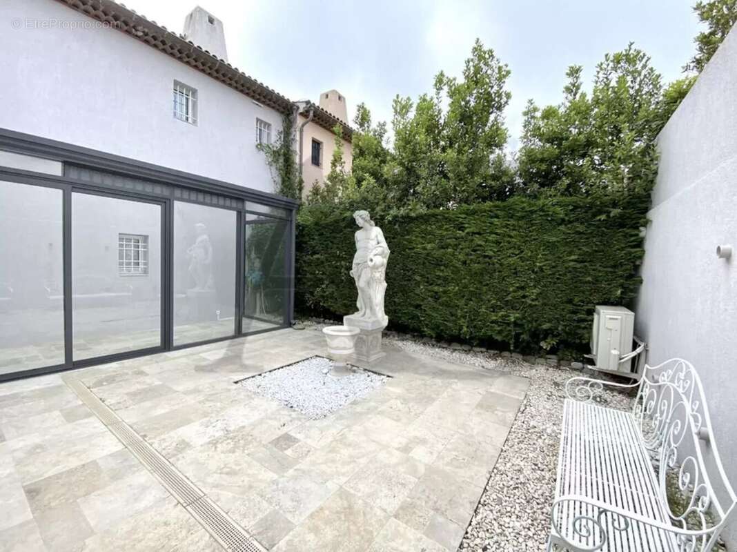 Maison à VILLENEUVE-LOUBET