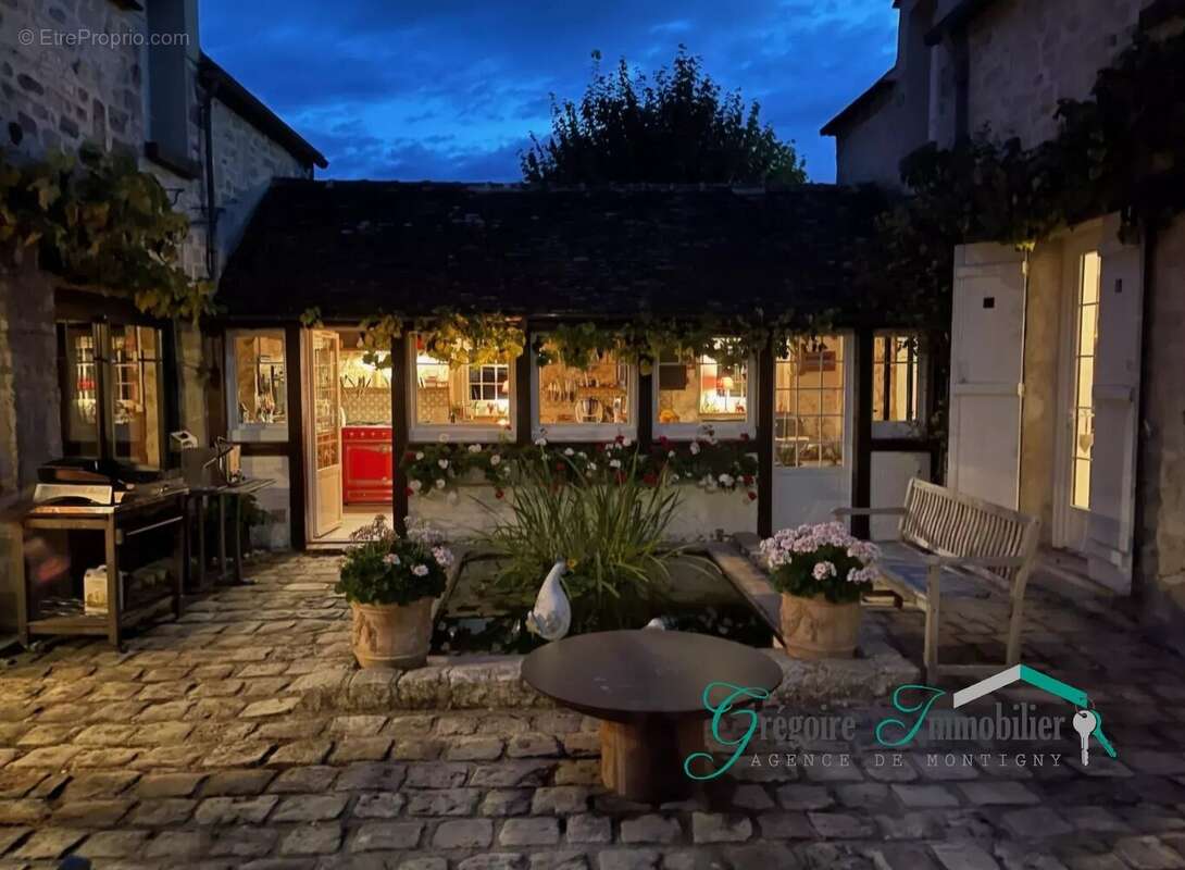 Maison à MONTIGNY-SUR-LOING