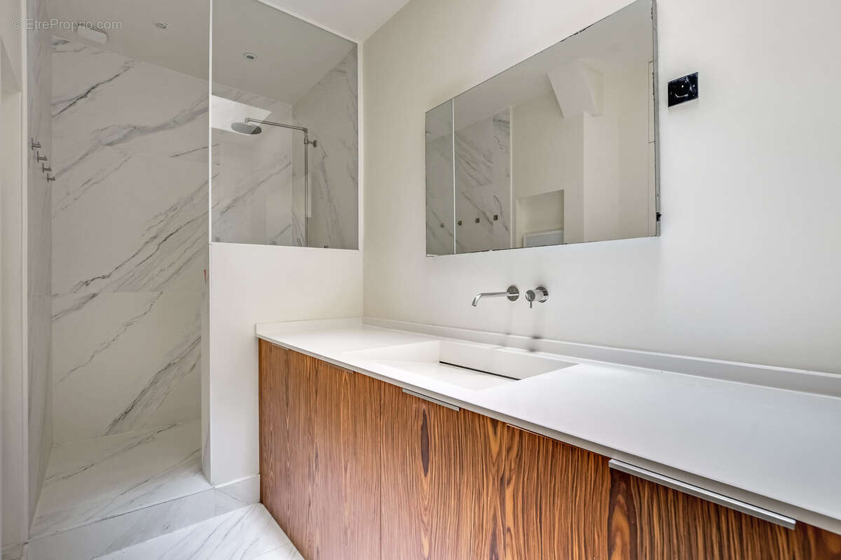 Appartement à PARIS-2E