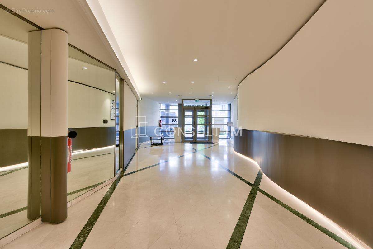 Commerce à ISSY-LES-MOULINEAUX