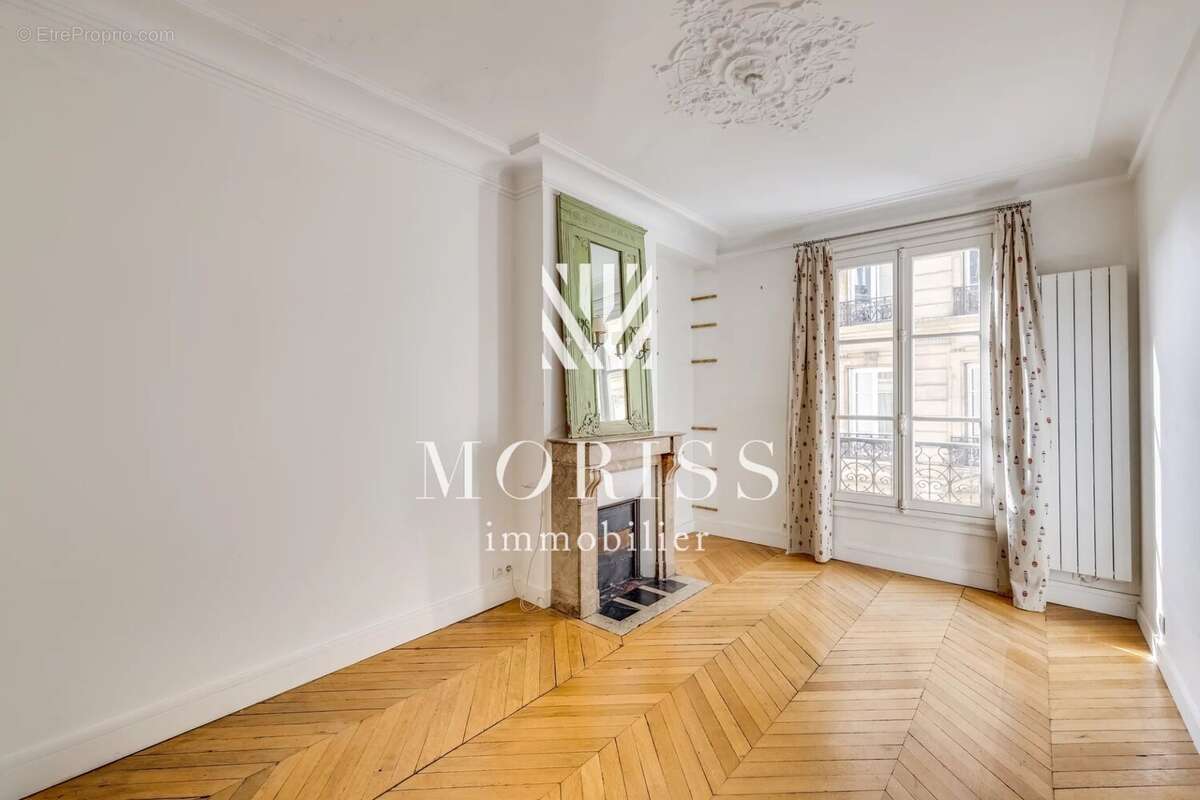 Appartement à PARIS-17E