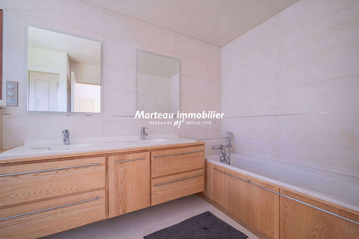 Maison à VOIVRES-LES-LE-MANS