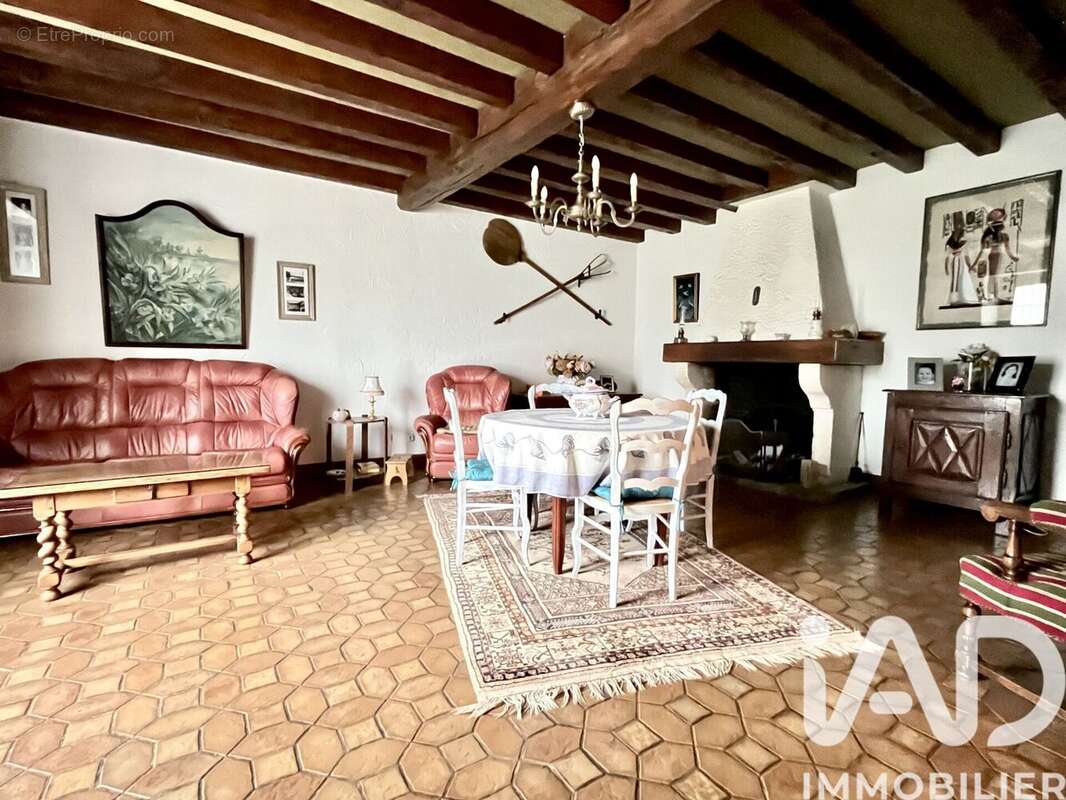 Maison 268 m² à Deviat  - photo 3