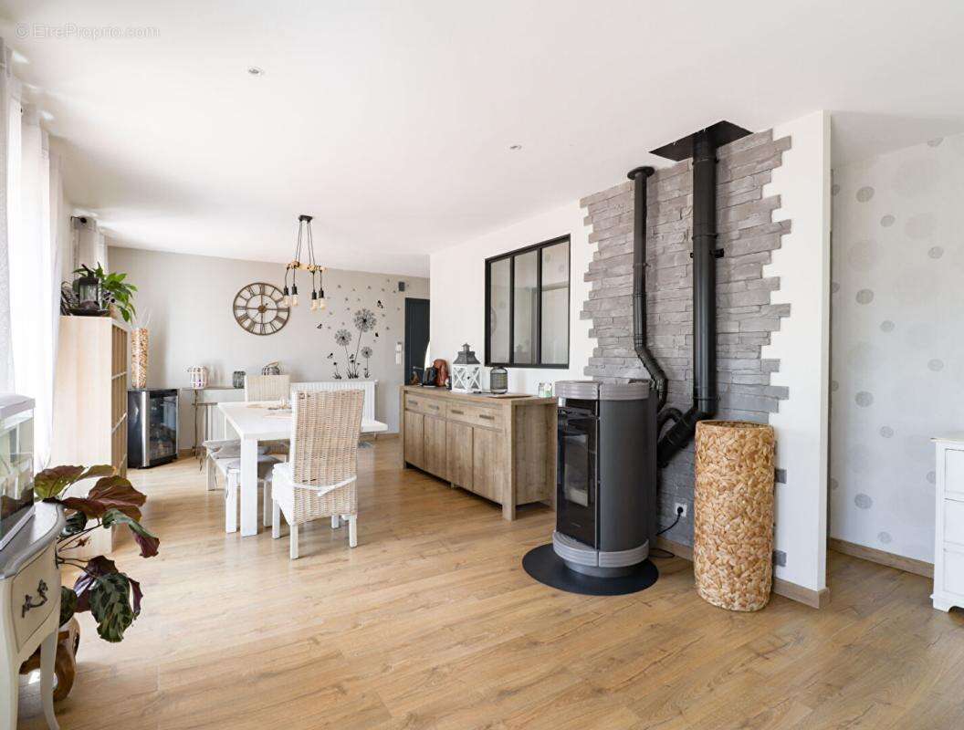 Maison à VIVIERS-LES-MONTAGNES