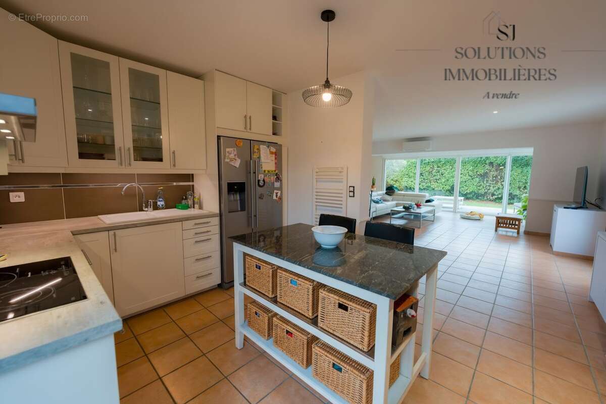 Maison à CLONAS-SUR-VAREZE