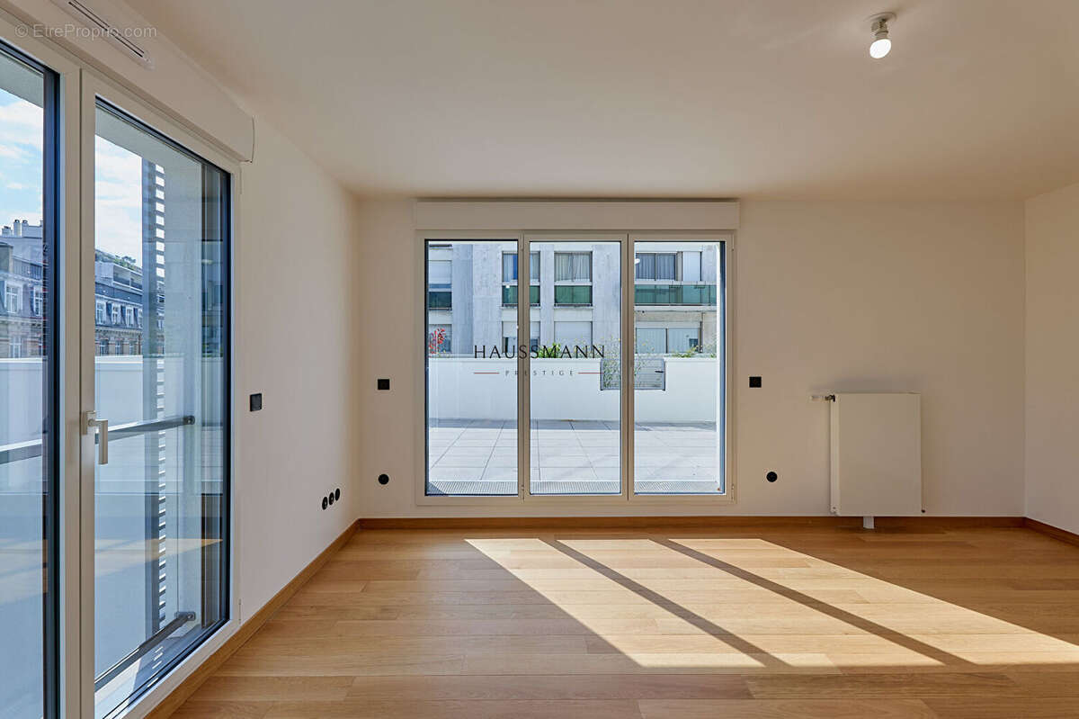 Appartement à PARIS-17E