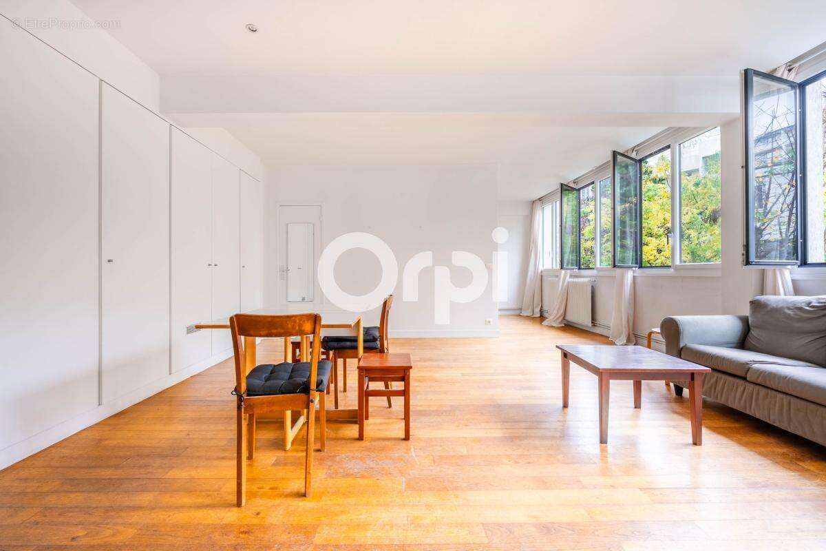 Appartement à PARIS-12E